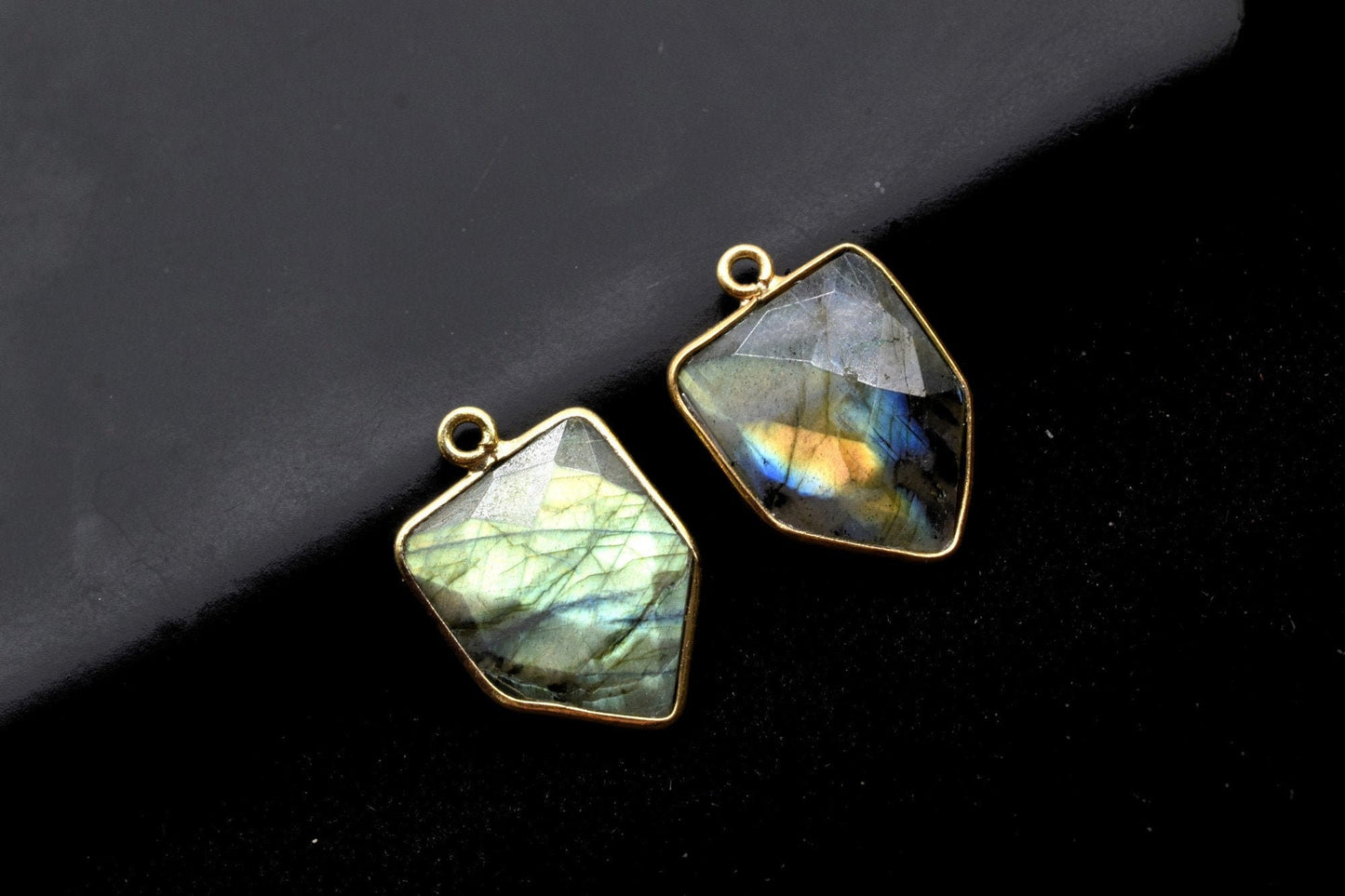 Labradorite 13x17mm Bezel charm,Labradorite fancy pendant,Labradorite Gold Plated bezel,jewelry making charms crafts,December Birthstone,