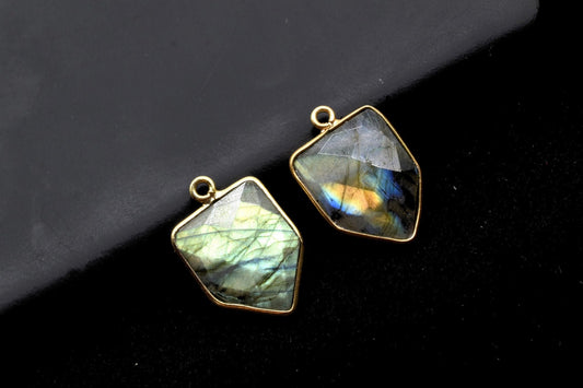 Labradorite 13x17mm Bezel charm,Labradorite fancy pendant,Labradorite Gold Plated bezel,jewelry making charms crafts,December Birthstone,