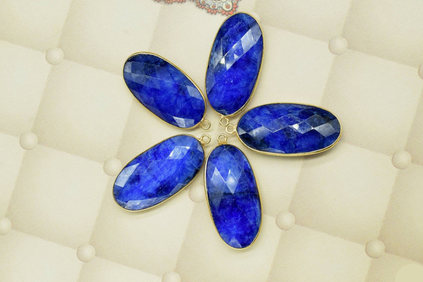 Blue sapphire 14x28mm Long oval Shape bezel,Gold Plated bezel,sapphire Bezel Charm,Gold Vermeil Bezel,jewelry making charm,Gold-Filled bezel