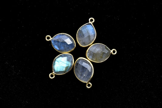 Blue Flash Labradorite 10x13mm Eye shape single loop connectors,Brass Gold Plated bezels,Labradorite Pendants,Labradorite handmade bezels