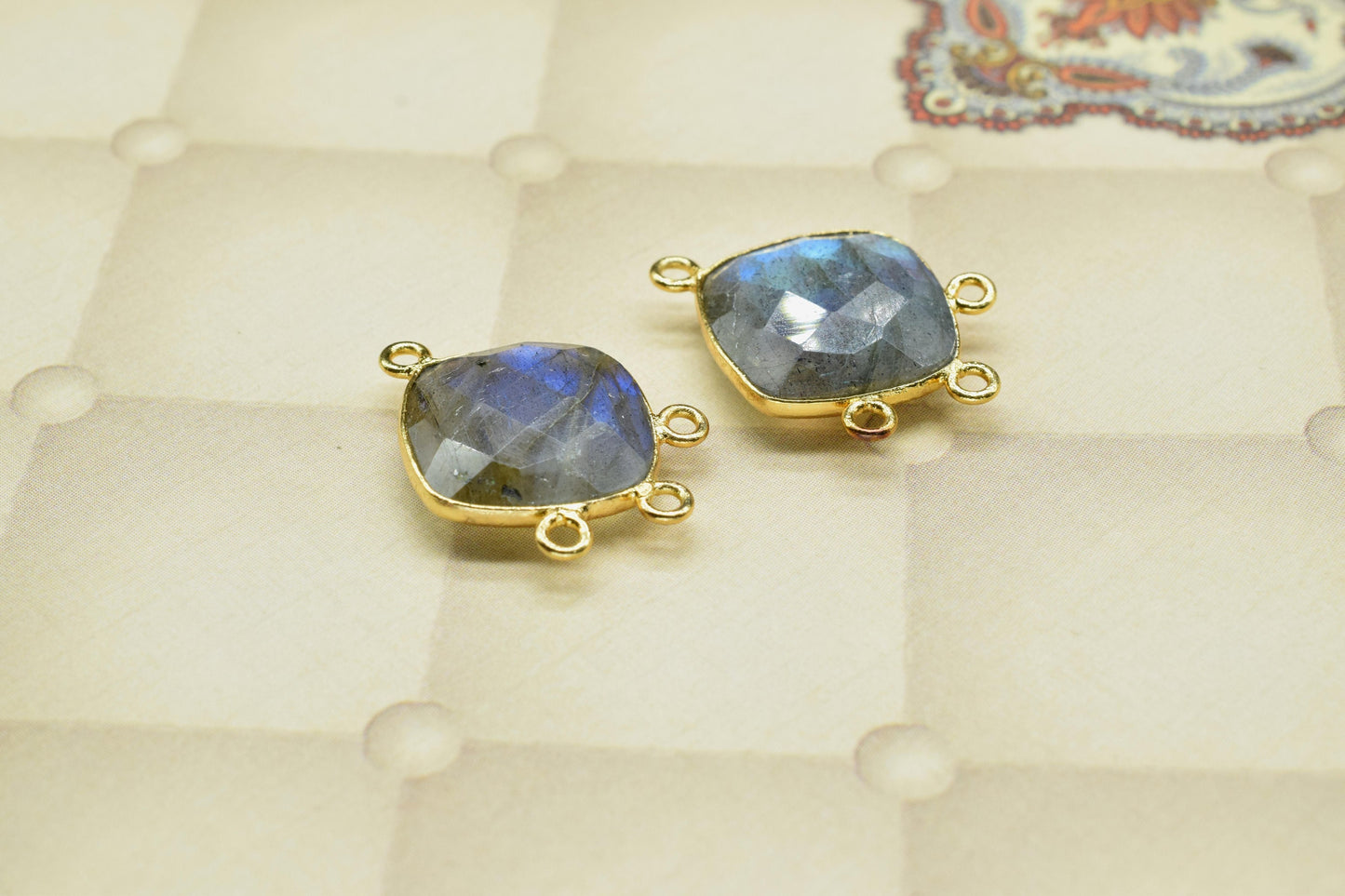 Labradorite single Bail connectors,Labradorite Brass Gold Plated bezels Pendants,Blue Flash Labradorite 14mm cushion shape Charms Pendant