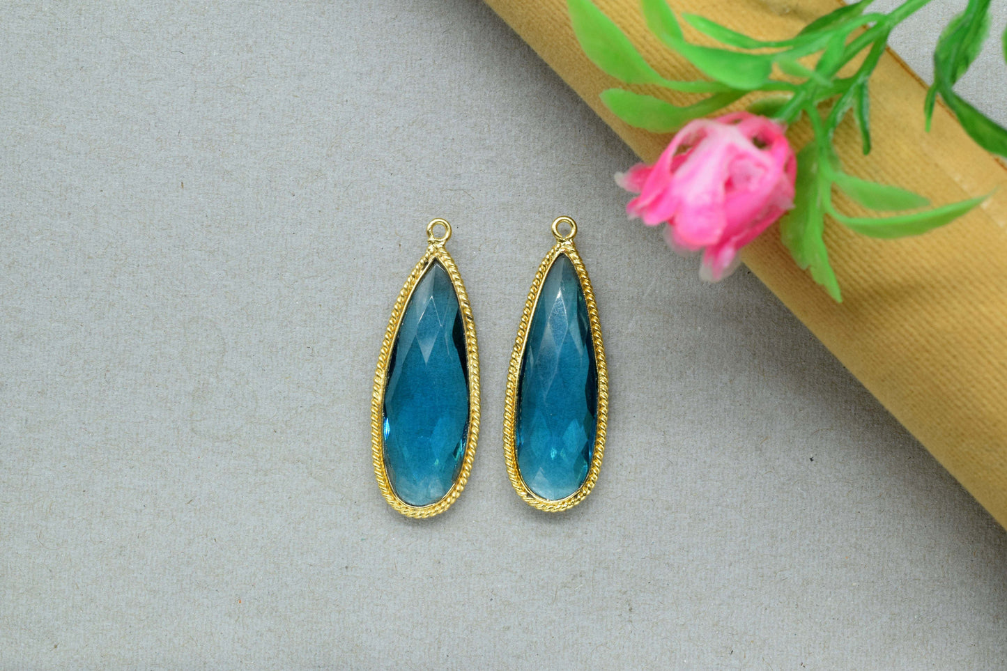Neon Apatite Gemstone 10x30mm Pear Shape Bezel charm,Apatite Gemstone Faceted Teardrop Bezels,Neon Apatite Gold Plating Single Bial Pendant