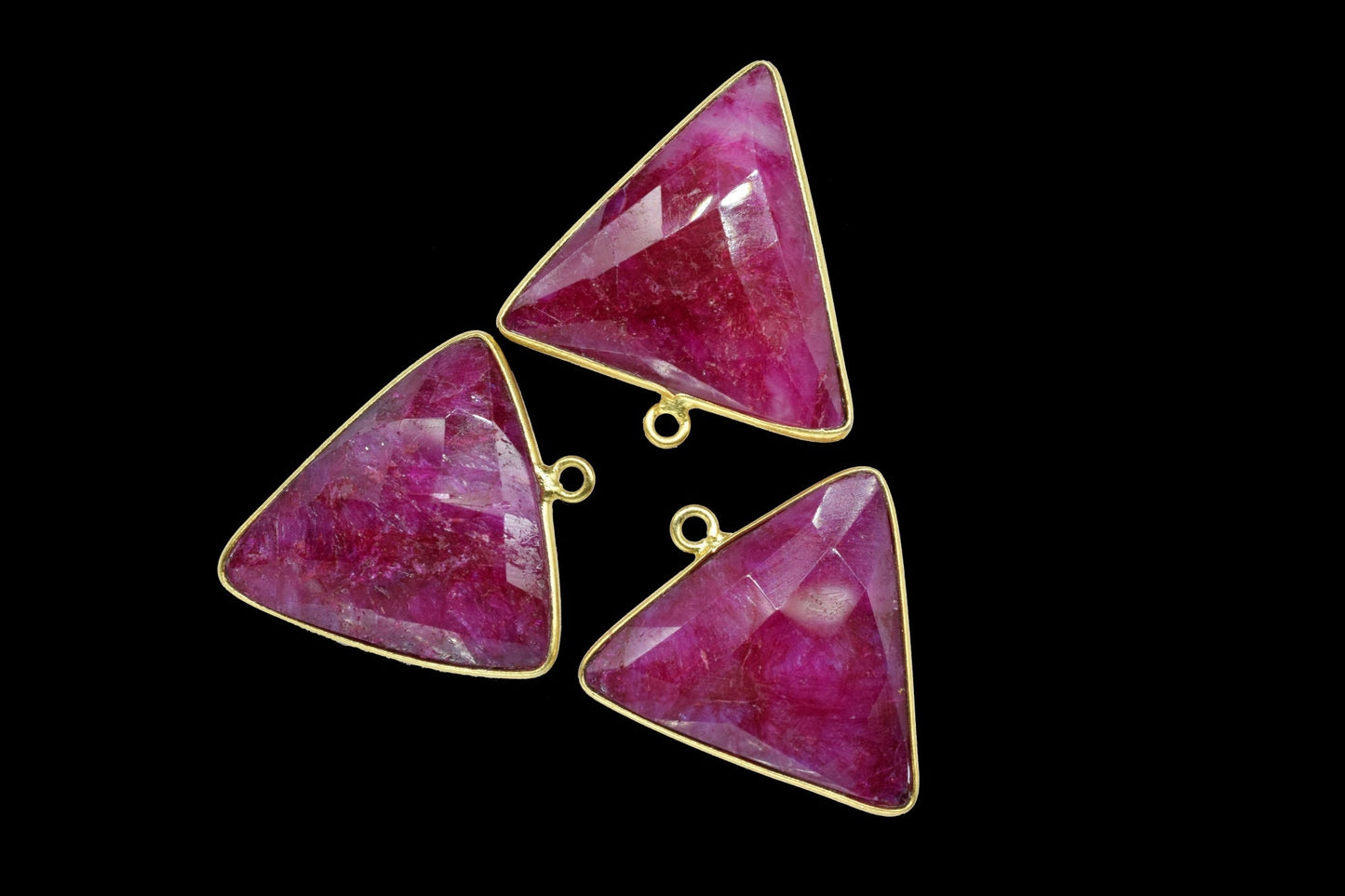 Ruby 20mm trillion Shape Charm,Dyed Ruby Faceted trillion Shape Connector,Bezel trillion Shape Connector,Ruby Single Flat Bail links,Ruby