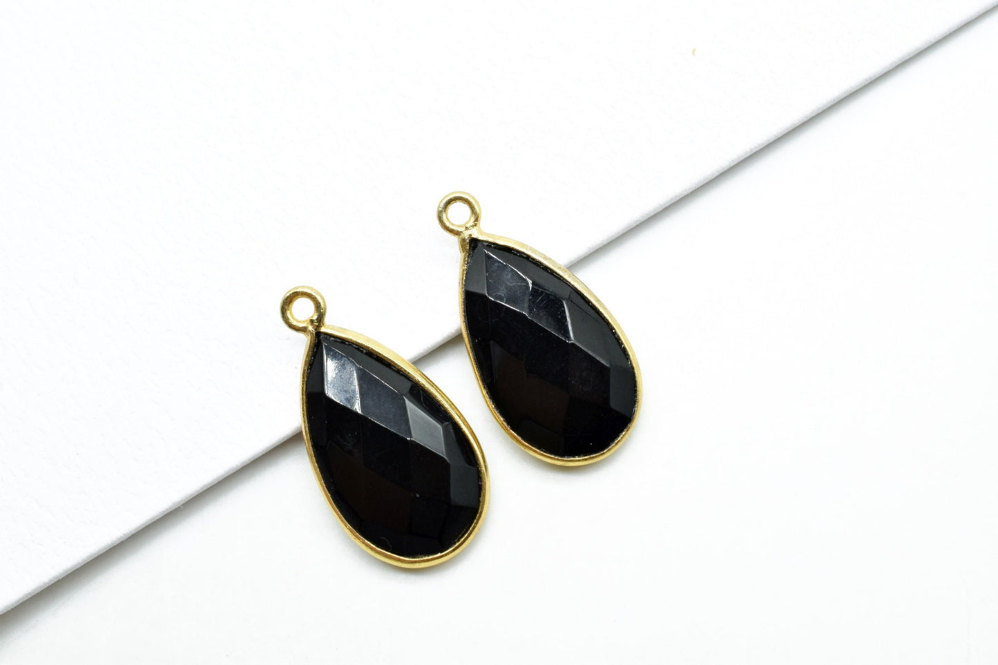 Black Onyx 10x18mm Pear shape charm,Black Onyx Pear pendant,Black Onyx Gold Plated bezel,jewelry making charms craft,Black Onyx charms,