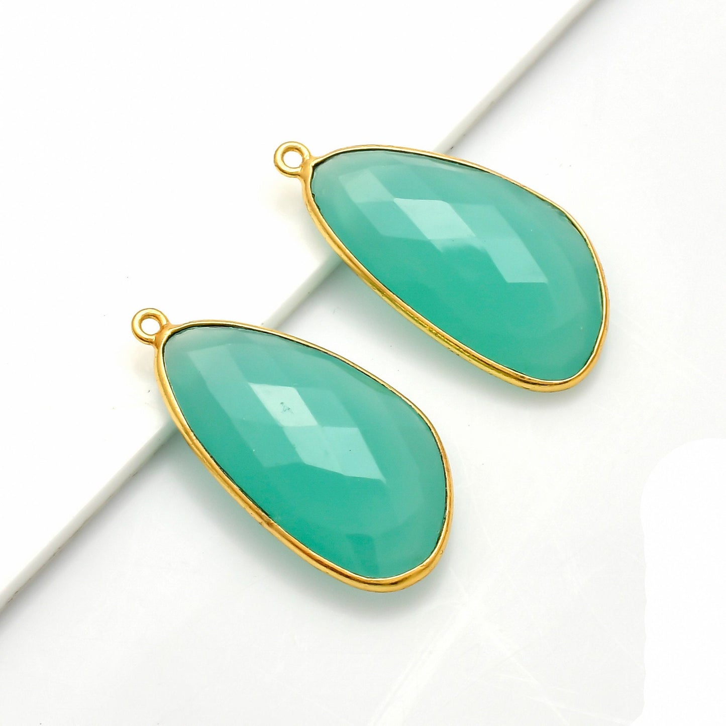 Aqua chalcedony 15x26mm Bezel Charm Pendant,irregular Shape Gold Plated bezel,chalcedony Bezel Charm,jewelry making charm,Gemstone connector