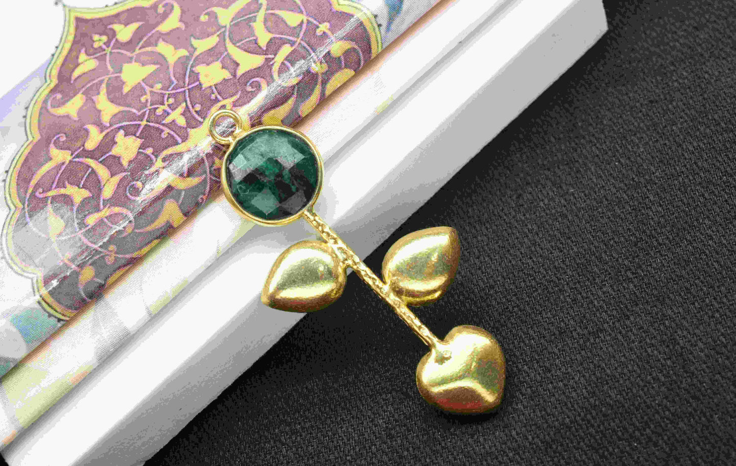 Emerald Round Shape Pendant , Emerald  Single Bail Charms  , Genuine Gemstone Charms , Gold Plated Gemstone Connectors , Summer Collection