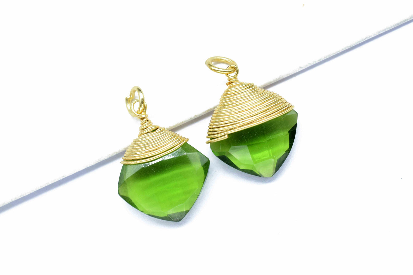 Peridot Wire Wrapped Connector,8mm Square Gemstone Pendants,single loop connectors,Peridot Wire Wrapped Necklace Charm,Jewelry Making Supply