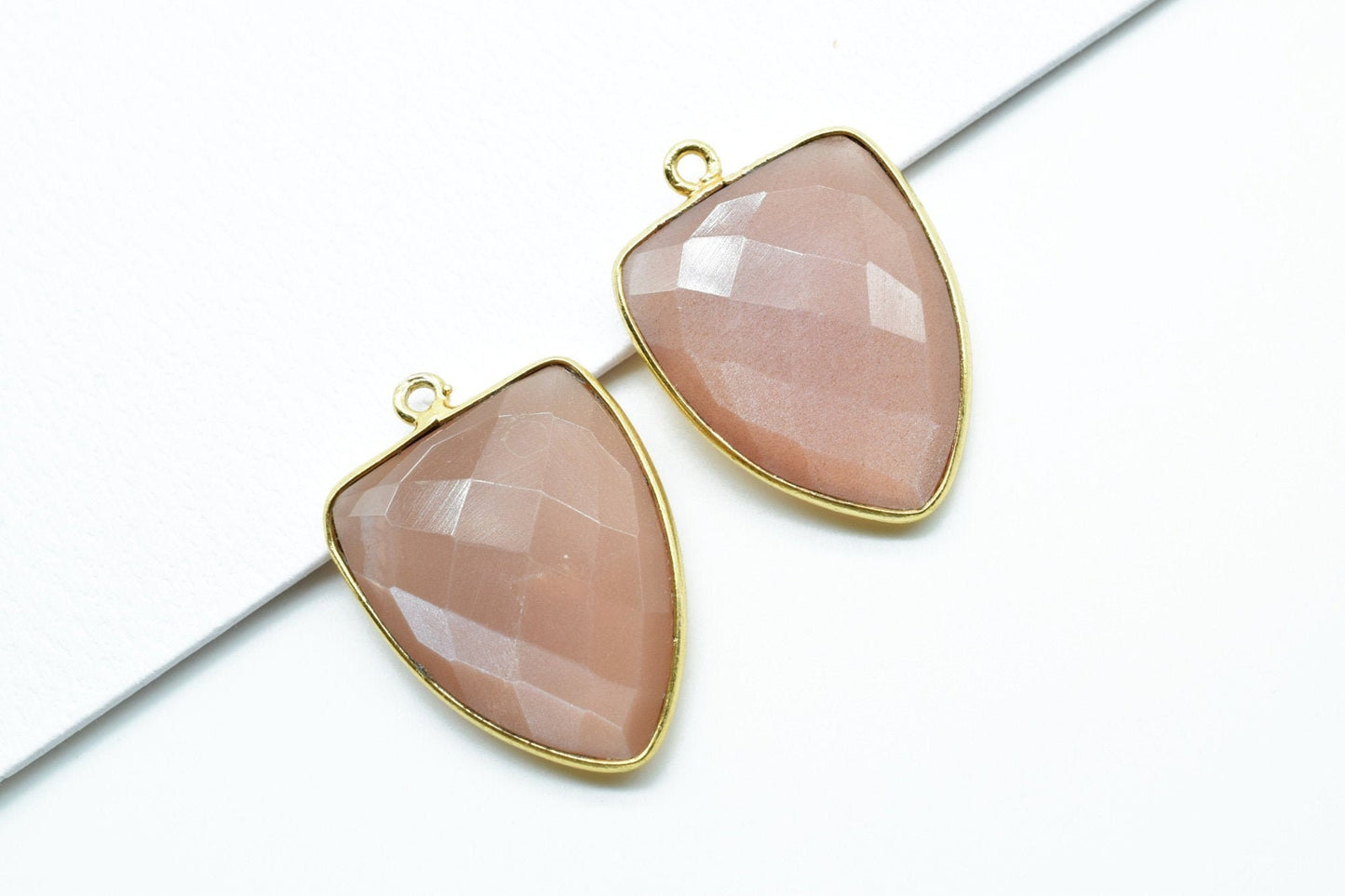 Peach Moonstone 17x22mm Triangle shape Single bail Connector,Bezel links Connector,jewelry making Connector,Single Loop Connector,Moonstone