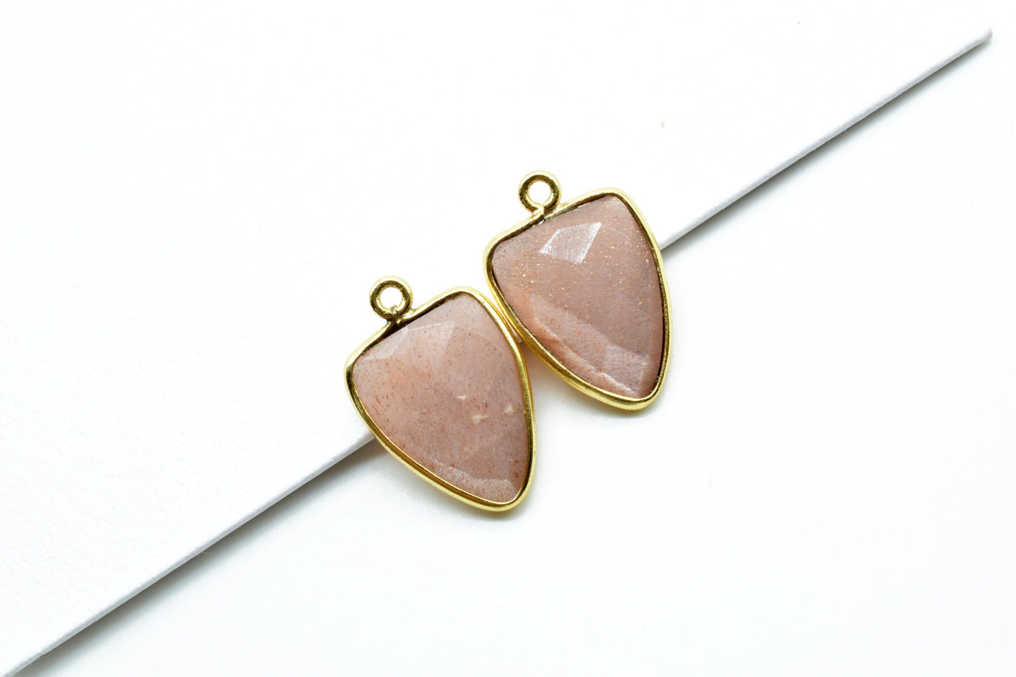 Peach Moonstone 12x15mm Triangle shape Single bail Connector,Bezel links Connector,jewelry making Connector,Single Loop Connector,Moonstone