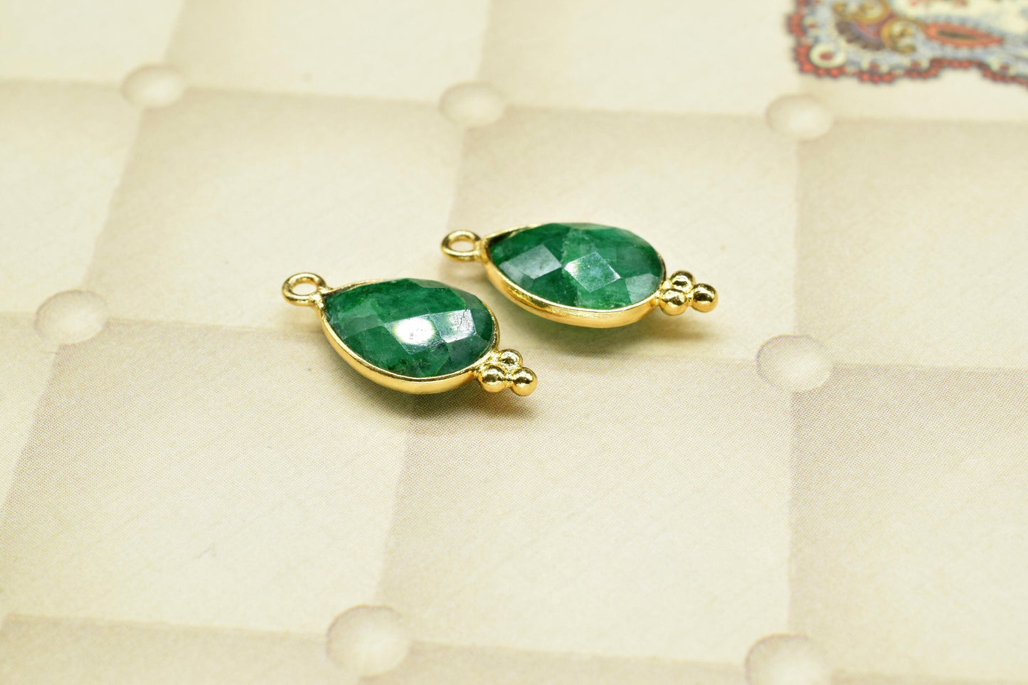 Emerald faceted Connector,Emerald Gold Plated Charms Connectors,Emerald Gemstone 10x14mm Pear Shape Single Bail Connectors Jewelry,Gift