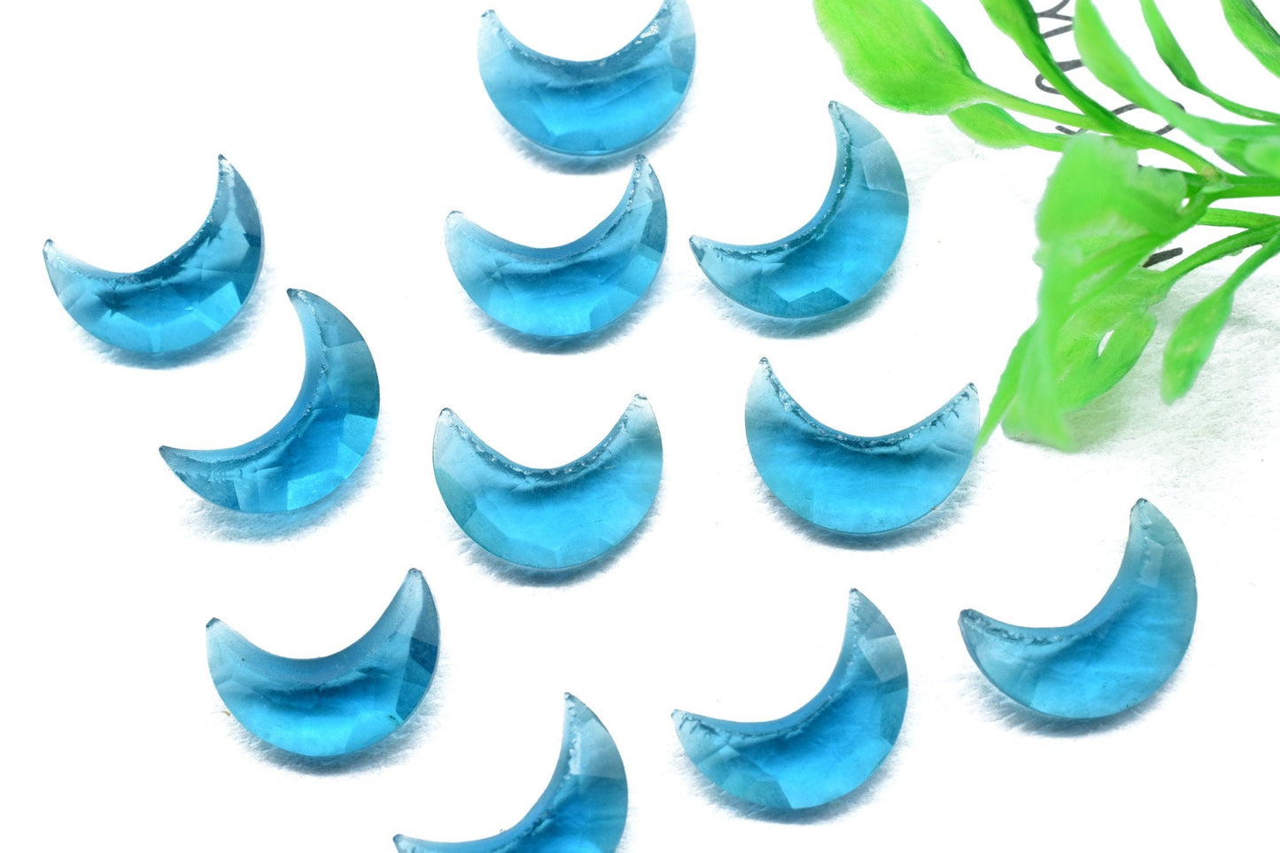 Neon Apatite 15mm Faceted Moon shape briolette,Neon Apatite Gemstone, Moon Shape Beads,Crescent Moon Shape Stone,Drilled Gemstone briolettes