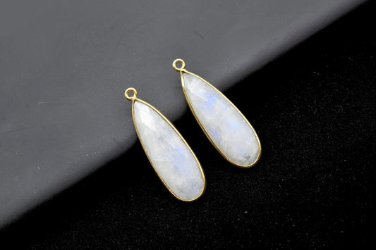 Moonstone 10x30mm Teardrop Charm,Rainbow Moonstone Gemstone Connectors,Gold Plated connectors,Single Bail Connector,Teardrop Shape Pendant