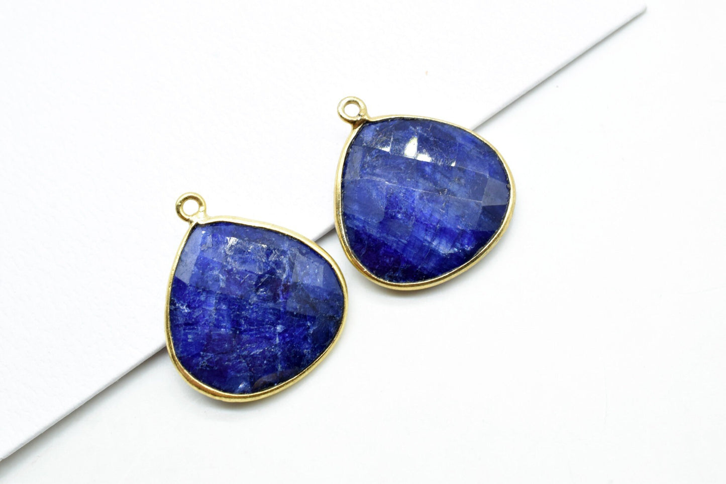 Blue Sapphire 20mm Heart Shape Charm,Dyed Blue sapphire Faceted Heart Shape Connector,Bezel Heart Shape Connector,Single Flat Bail connector
