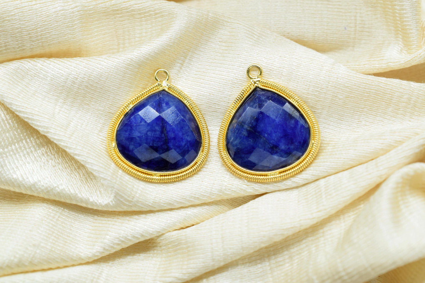 Blue Sapphire 20mm Heart Beads Charm,Gemstone Heart Bezel,Boho Pendant connector,Single Bail Pendant,Handmade Bezel Charms,Necklace Pendant