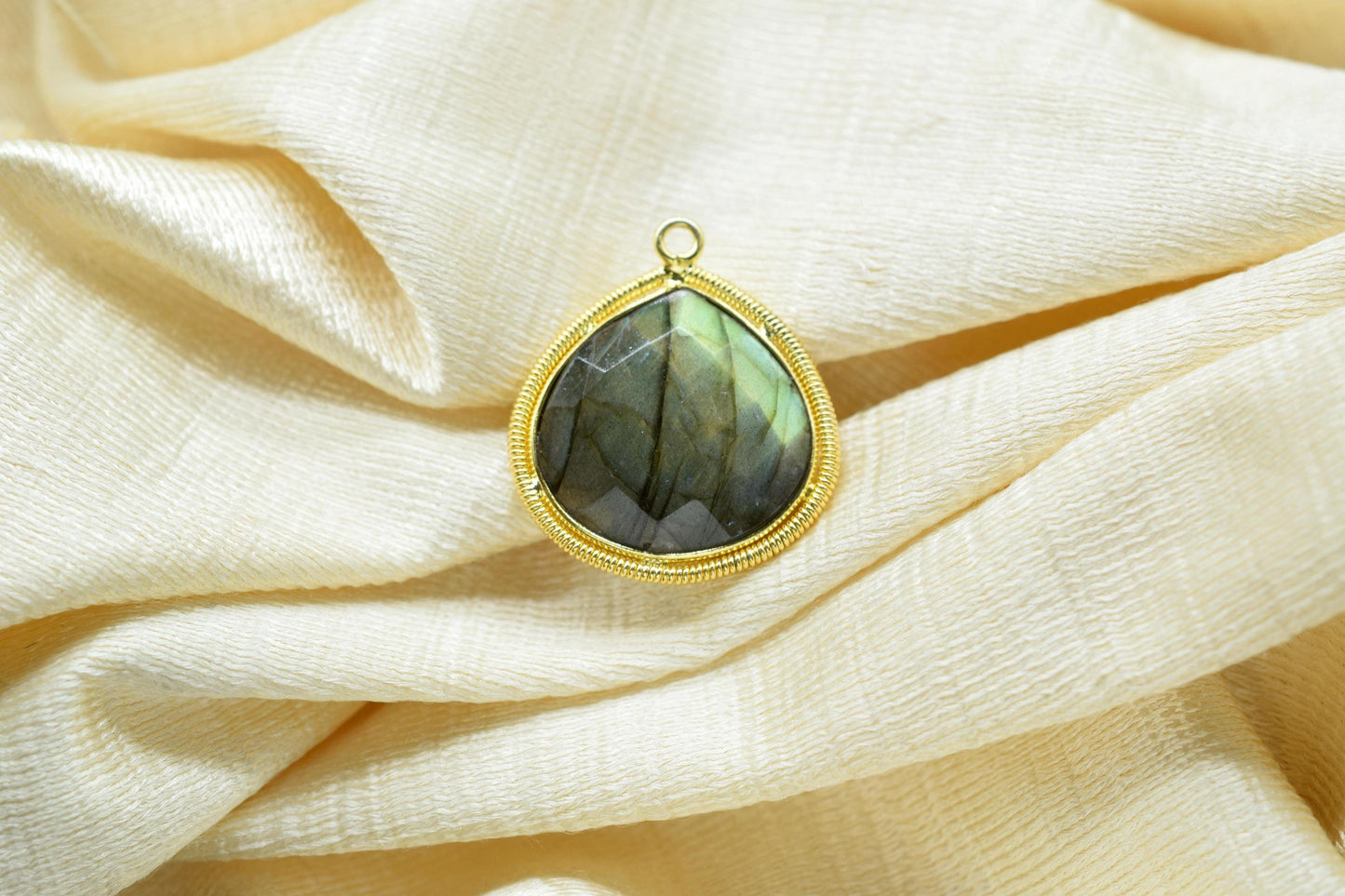 Labradorite 20mm Heart Beads Charms,Gemstone Heart Bezel,Boho Pendant connector,Single Bail Pendant,Handmade Charms,Necklace Pendant Jewelry