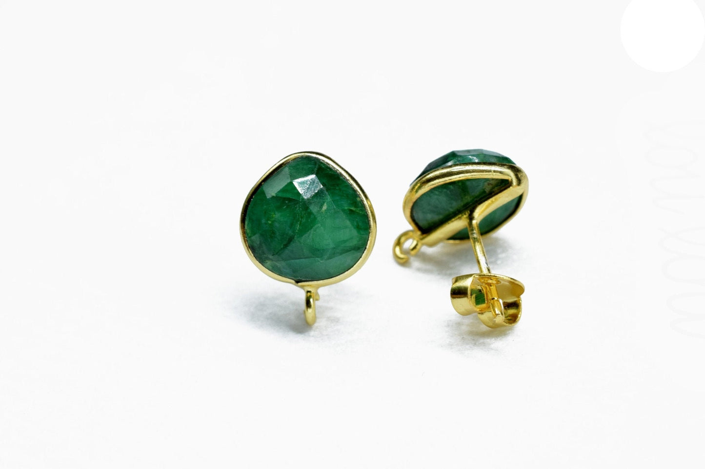 Emerald 10mm Heart shape Earring Connector,Jewelry Making Supply,Emerald connector post stud,Gold Plated Earring Connector,Emerald Earring