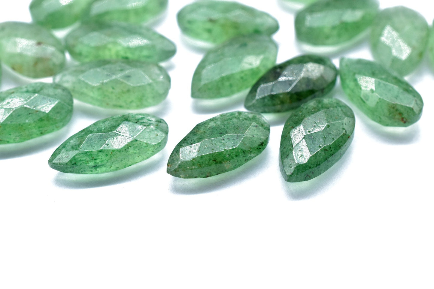 Green Strawberry 8x16mm Faceted Pear Shape Briolettes,Teardrop Beads,Semi-Precious Gemstones Bead,Calibrated Pear Bead,Green Strawberry pear