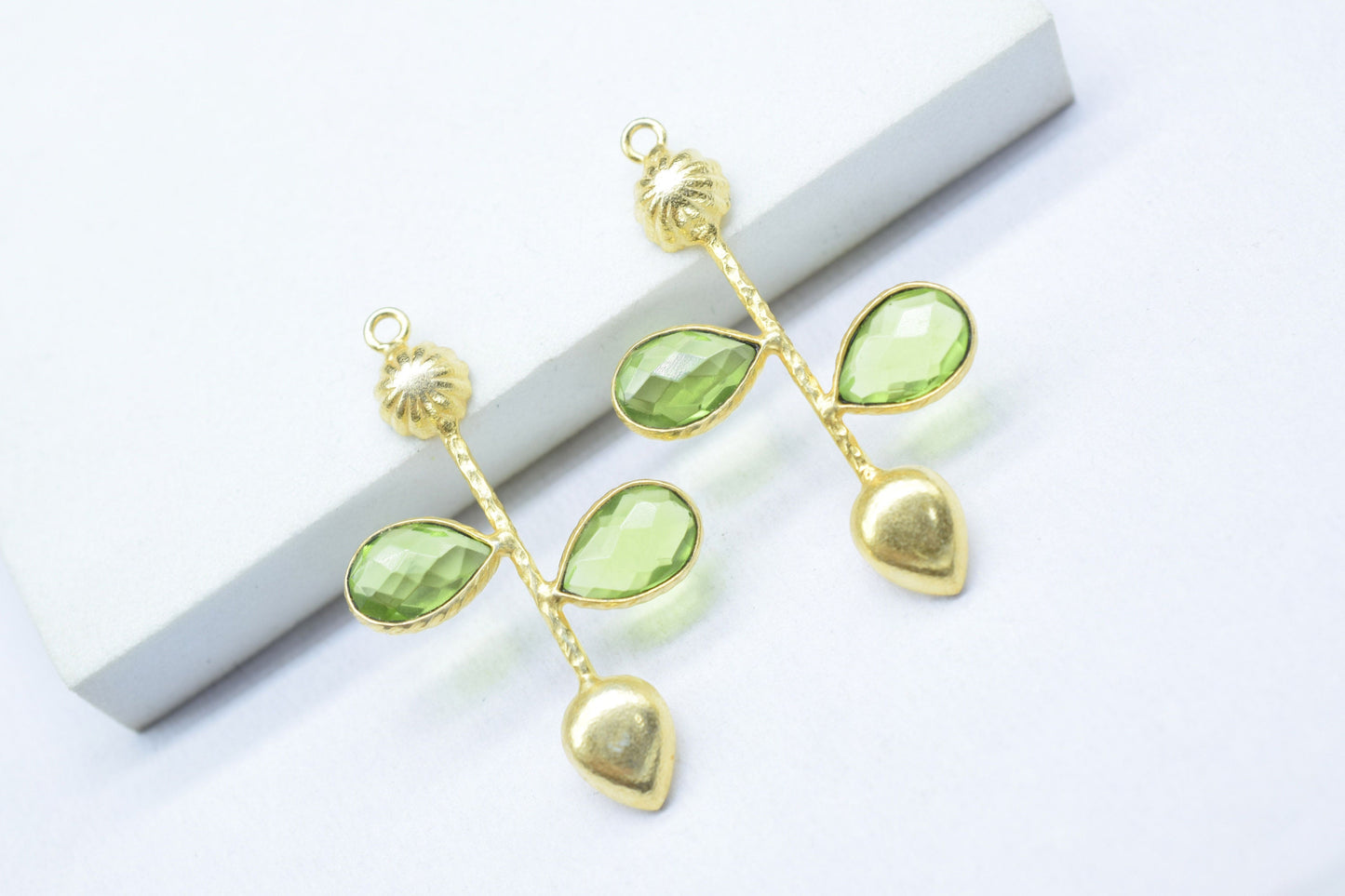 Peridot Teardrop Faceted Bezel Connector,Green Gemstone Pendant,Gemstone Findings,Green Peridot Teardrop Pendant Charms,Brass Frame Gemstone