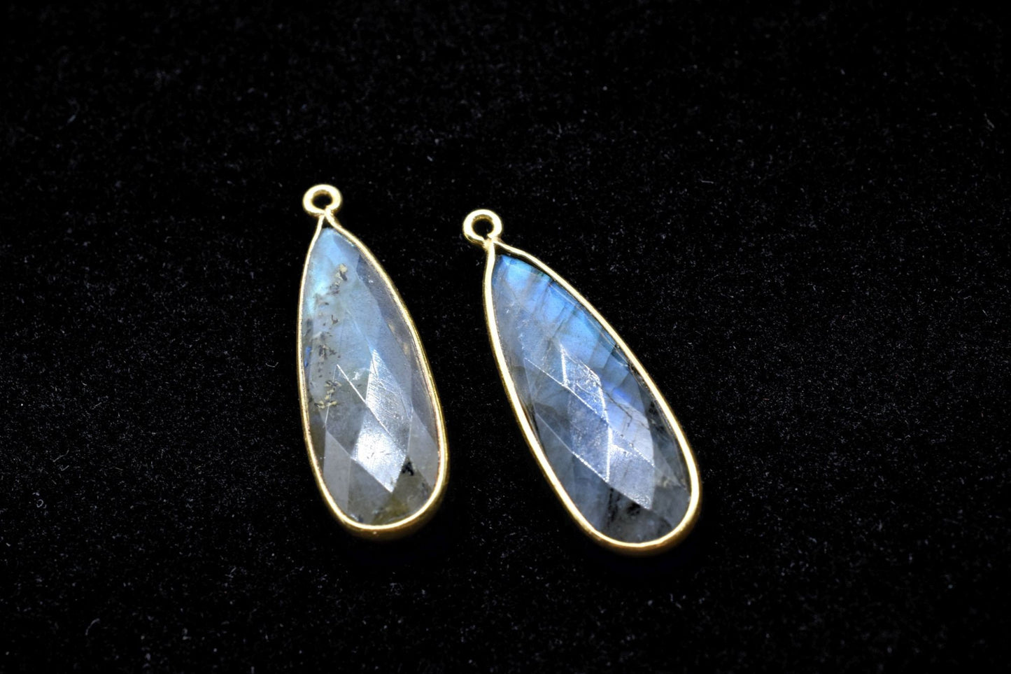 Labradorite 10x30mm Bezel charm,Brass Gold Plated bezel,Natural Labradorite Pendants Teardrop  Light Gold Bezel Trim Edge Faceted Gemstone