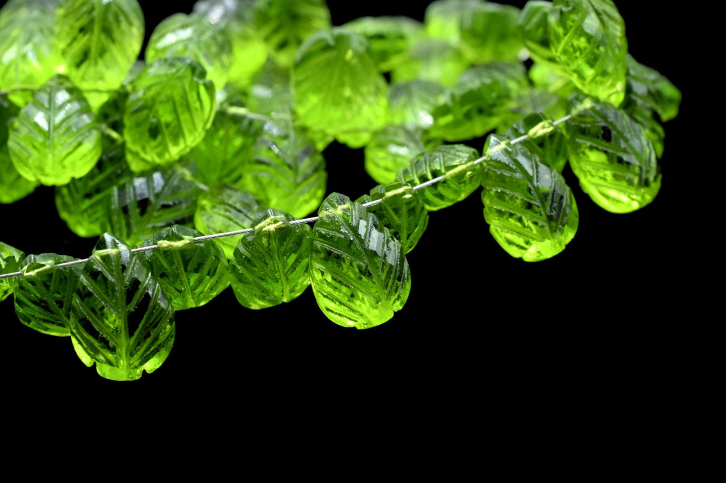 Peridot Leaf Carving Beads,9x13mm Pear Shape Carved Briolettes,Peridot Fancy Pear Briolettes,Carved Leaf Beads,hand carving leaf beads,beads