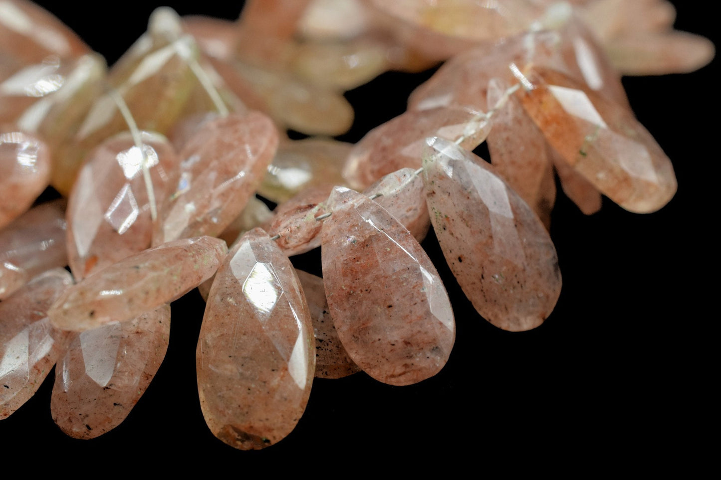 Natural sunstone 10x18mm Faceted Pear Shape Briolettes,Pear Shape Beads,sunstone Quartz Beads,Jewelry Making Supplie,Gemstone Pear Beads