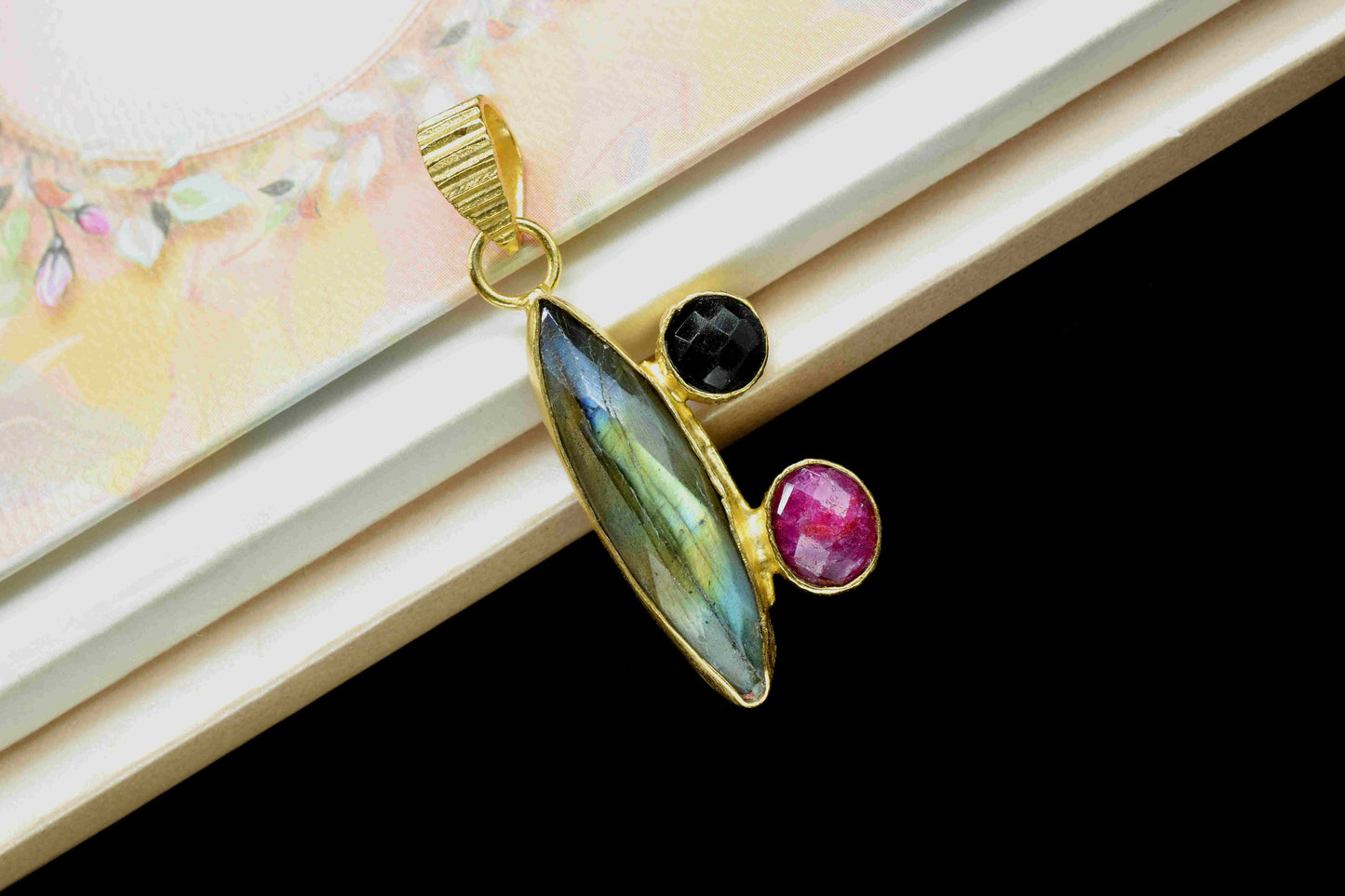 Multi Gemstone Pendant,Ruby Pendant,Labradorite Gemstone Jewelry,Pendant Jewelry,Multi Stone Pendant,Black Onyx Pendant,Jewelry Making,Gift