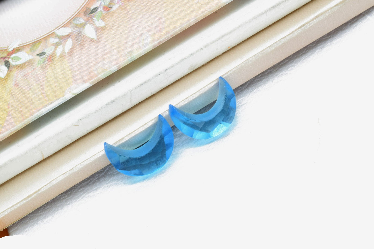 London Blue topaz Gemstone, Crescent Moon, 15mm Moon Shape Beads, Faceted Moon Shape Gemstone, One Side Cut Moon, Crescent Moon For Earring
