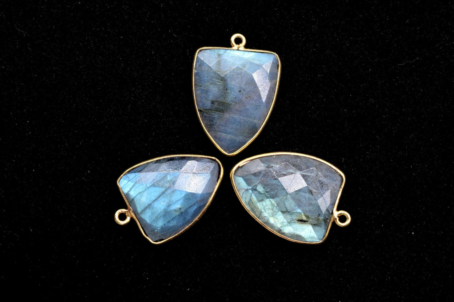 Labradorite 17x22mm Triangle shape Single bail charm,Labradorite Triangle Connector Pendants,Bezel Links, Single loop Connectors,Labradorite