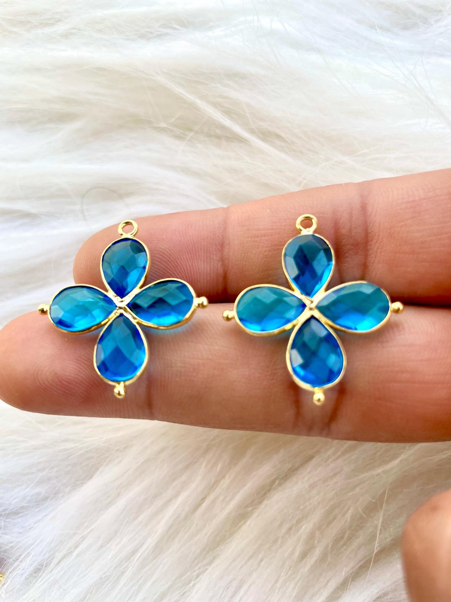 Blue Topaz Teardrop Pendant,Blue Gemstone jewelry,Topaz Bezel connectors,Topaz Gemstone Bracelet Charm,Single Loop connector,B'Gifts,P122