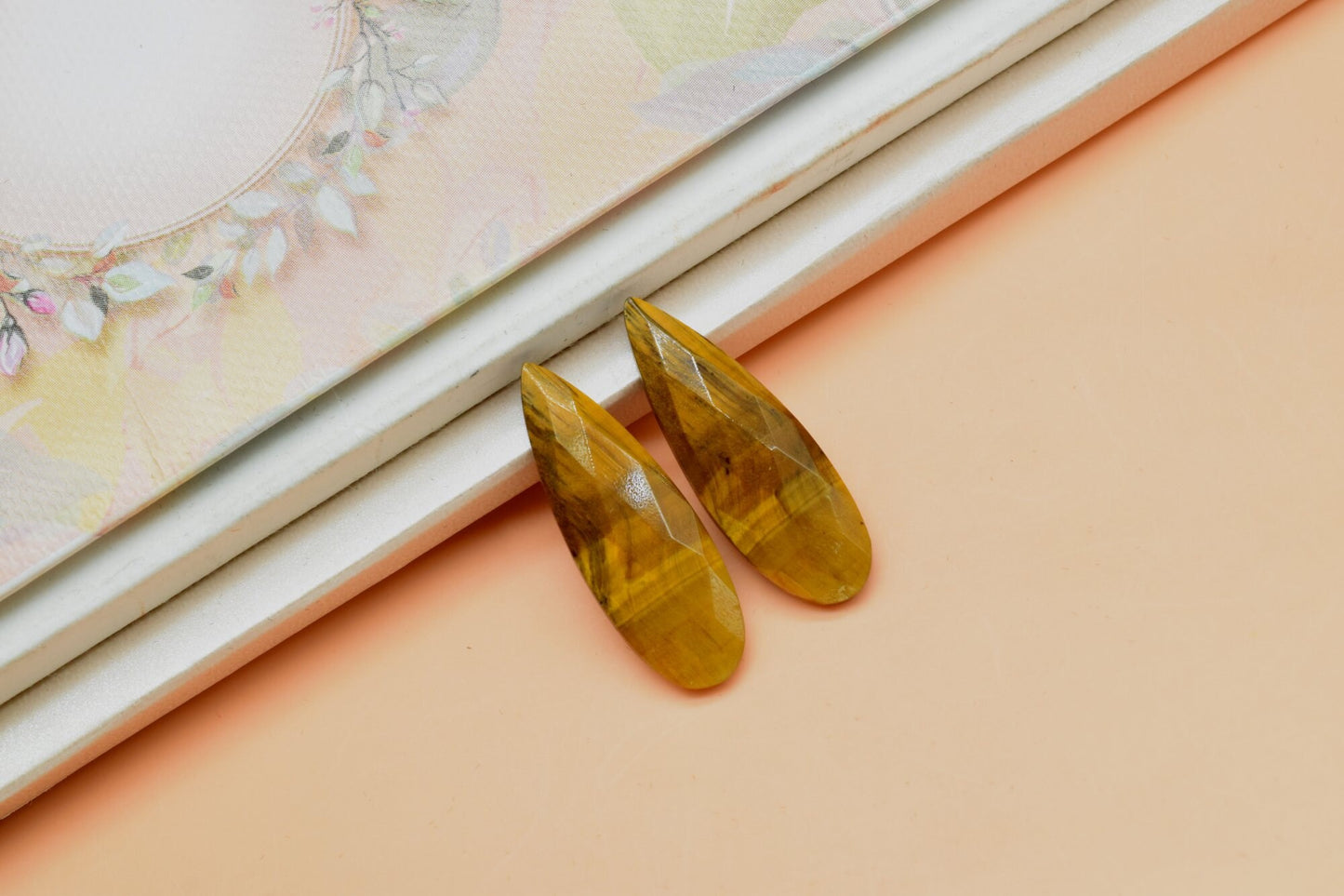 Tiger Eye Long drop 10x30mm Briolettes,Tiger Eye Briolette,Tiger Eye Tear Drop Briolettes,jewelry supplies,Tiger Eye jewelry making beads