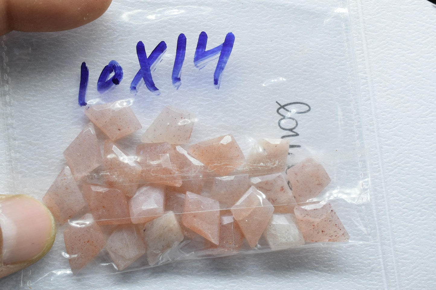 Peach Moonstone 10x14mm diamond shape briolettes,Faceted Briolette,polished,Handmade Gemstone, jewellery making,wire wrapping,gemstone beads