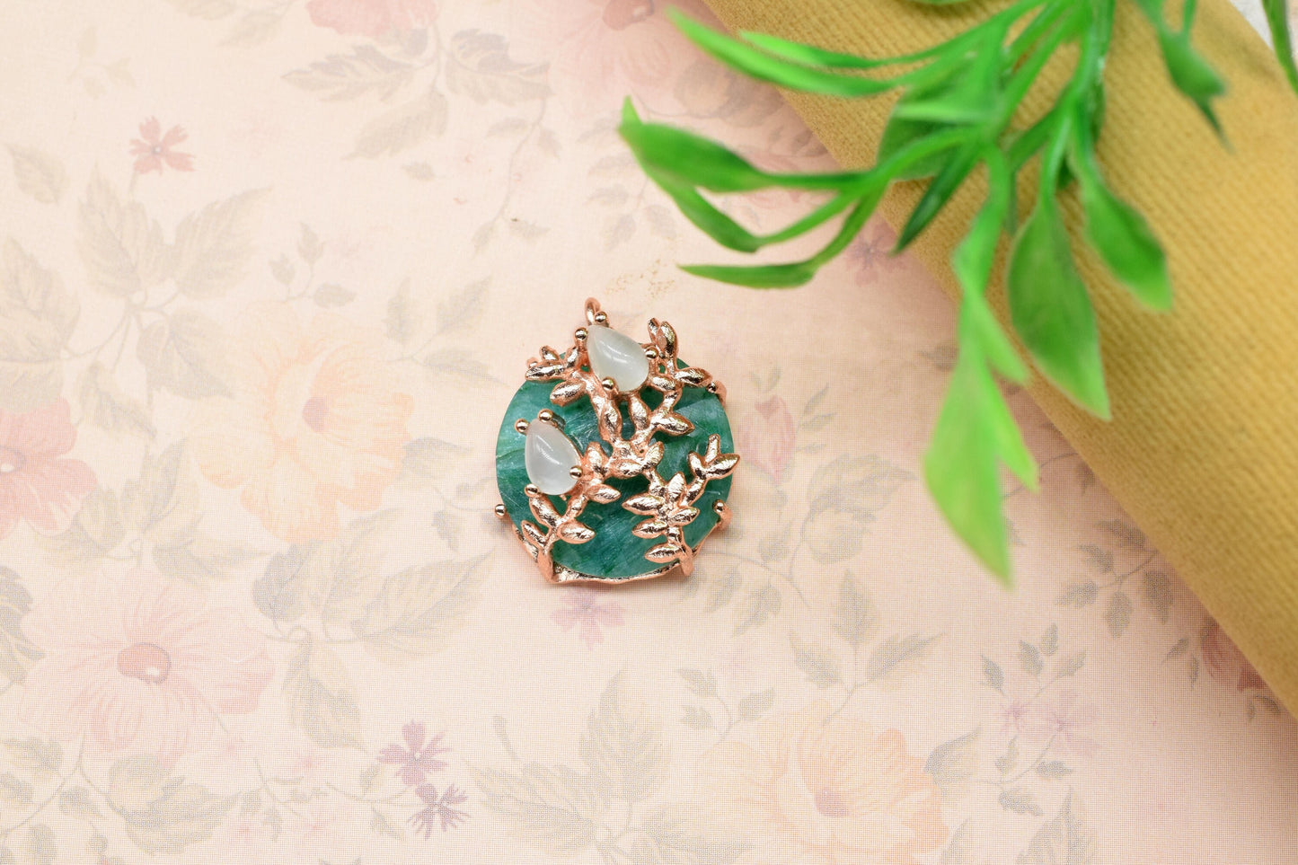 Emerald Pendant Charm,Multi Stone Pendant,Prong Set Pendant,Rainbow Pendant Jewelry,Handmade Craft,Leaf Designer Pendant,Circle Pendant,Gift