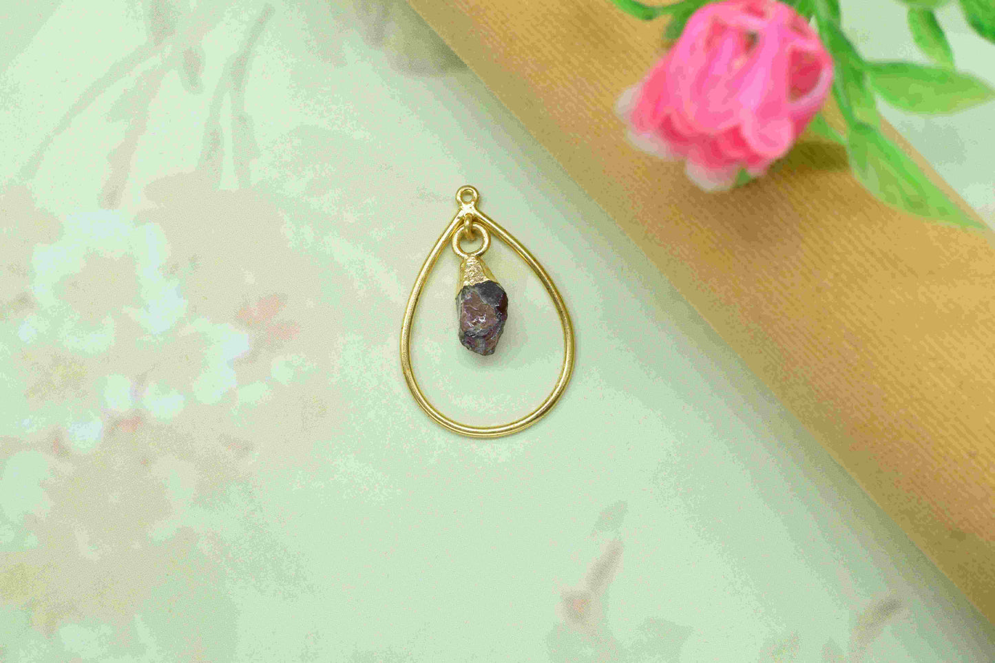Natural Rough Stone Pendant,Finding Teardrop,Wedding jewelry,Bridal Jewelry,Gemstone Components,Electroplated Pendant Jewelry,Station Link