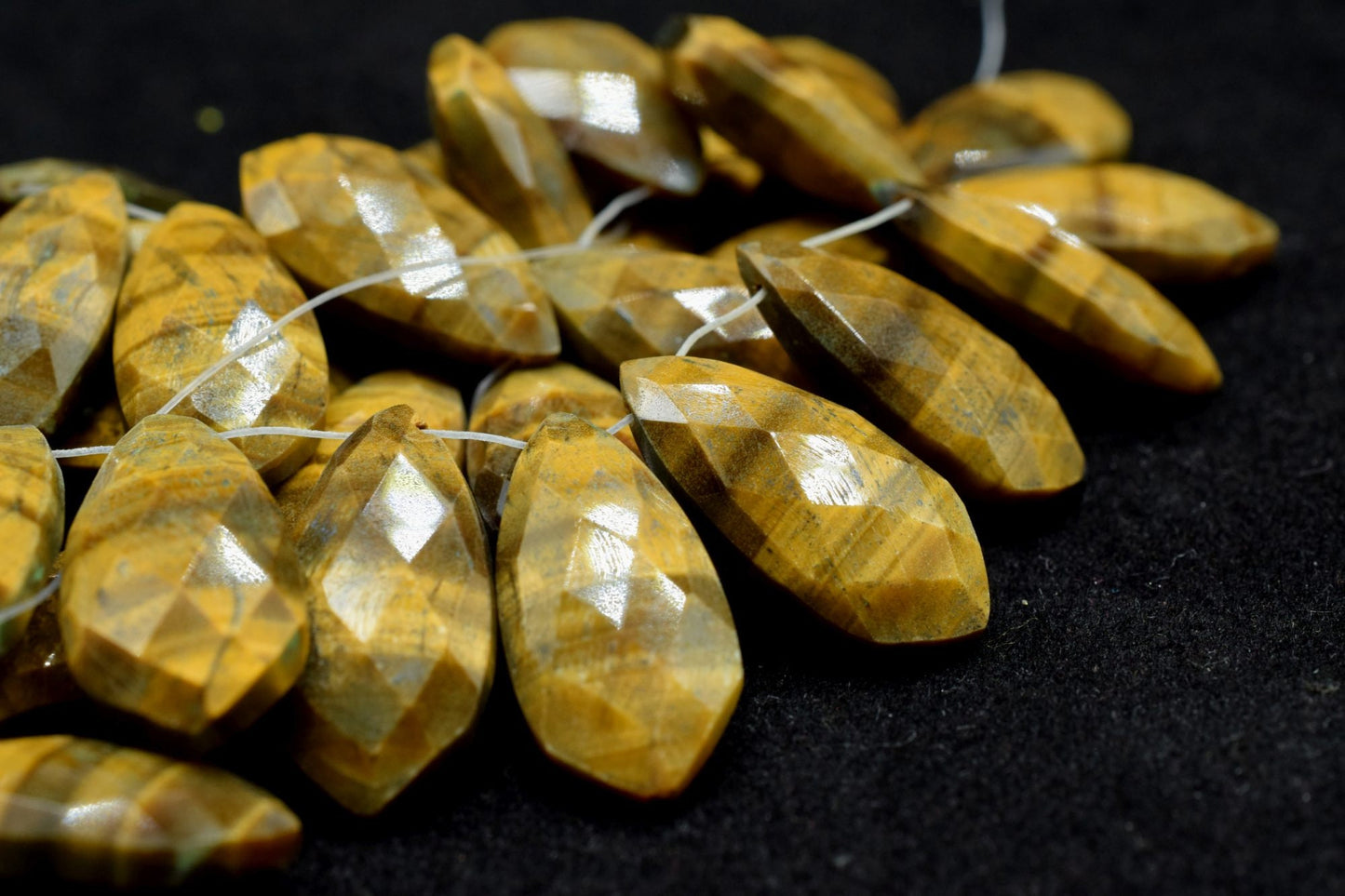 Tiger Eye 10x20mm Pear Shape Briolettes ,10x20mm Tie Shape beads,Jewelry Making Supply,jewelry Findings item,citrine Briolette,Tiger EyeBead