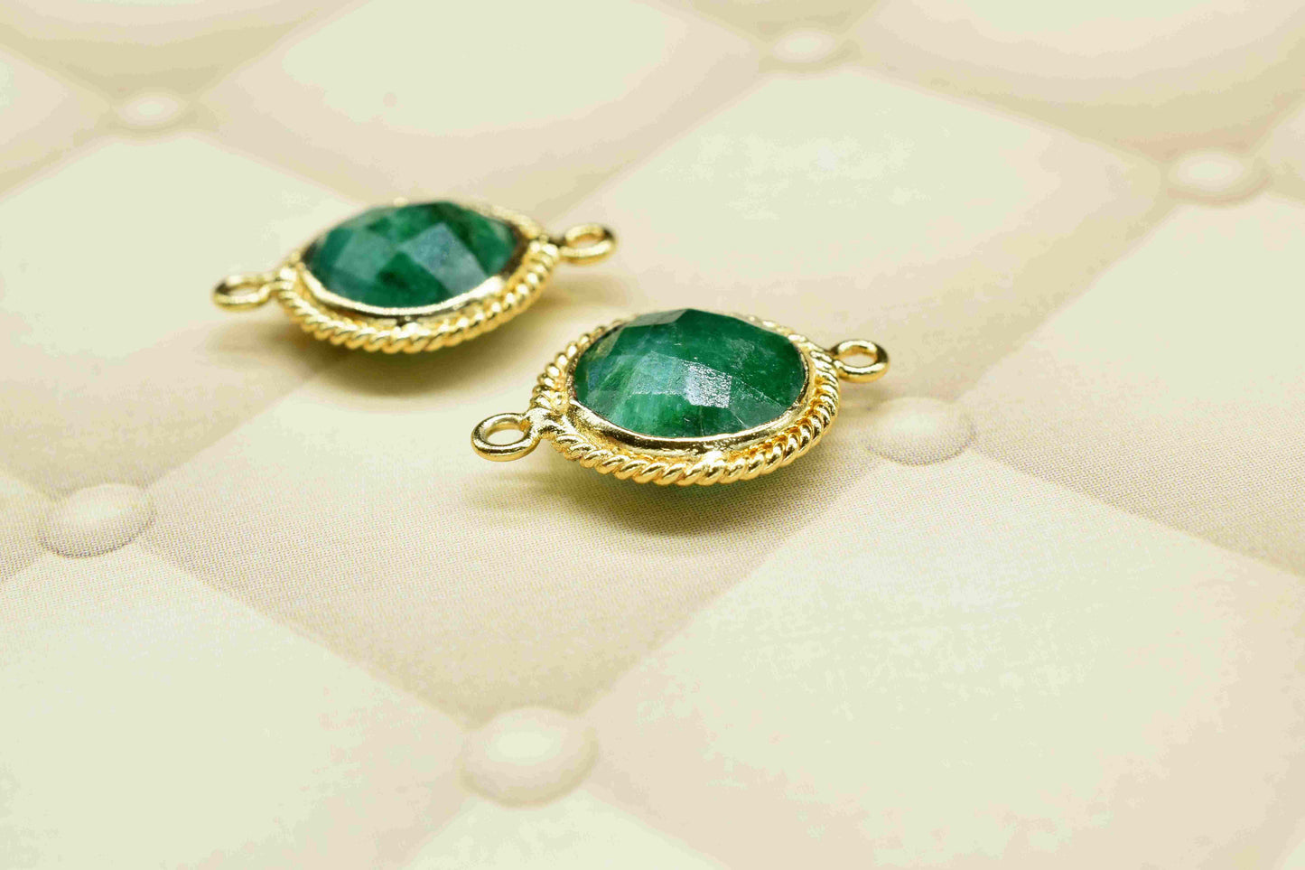 Emerald Gemstone Connector,10mm Round Shape Gold Plating Bezels Charms,Handmade Connectors Jewelry,Emerald Bezel Connectors,Gemstone Jewelry