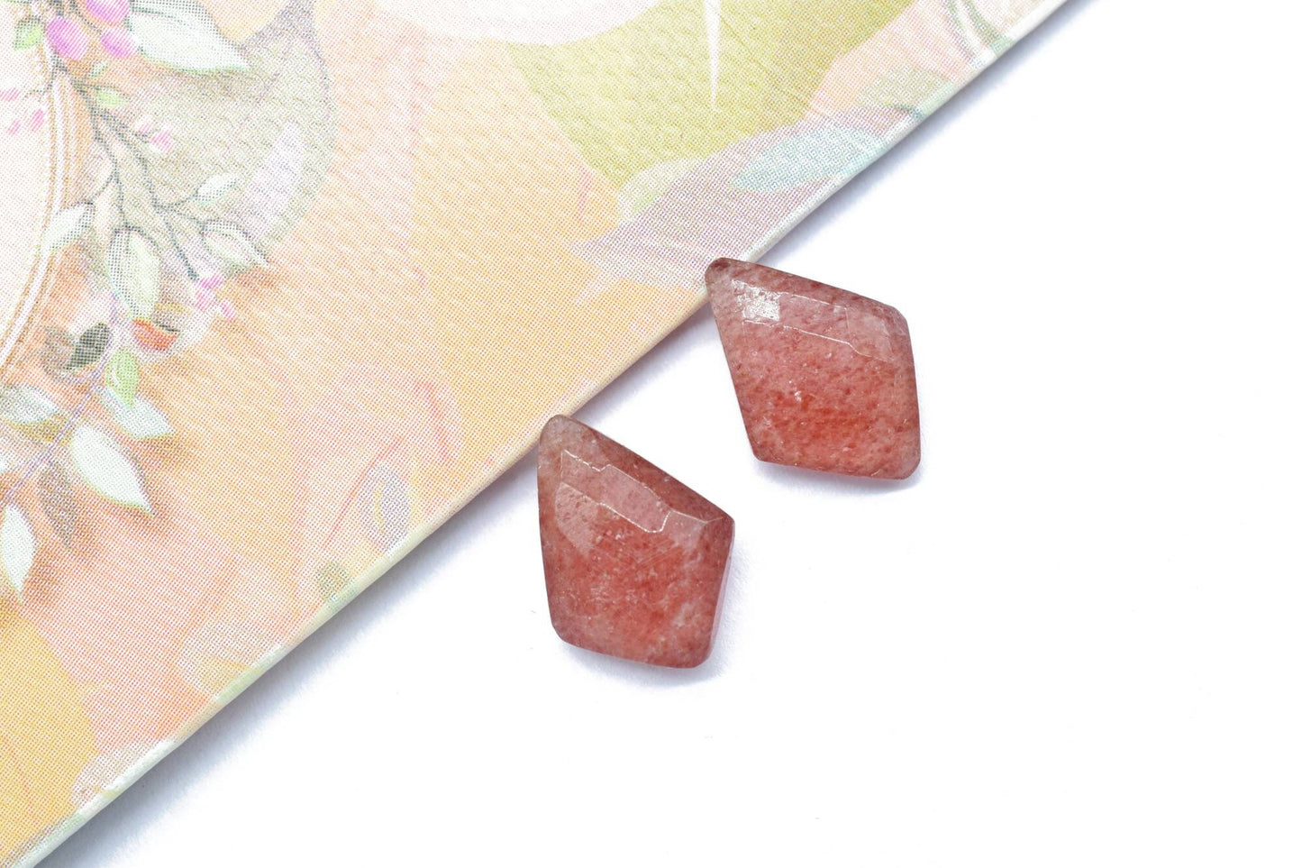 Pink Strawberry 10x14mm Faceted Tie shape Briolettes,fancy briolette beads,Pink Strawberry Beads,Natural Pink Strawberry Faceted stones