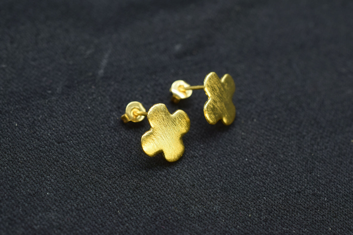 13mm Clover Shape Earring charms,Gold Plated Brass Jewellery,Earring Post connector,Brass Earring parts,Earring connector,Clover Shape Studs