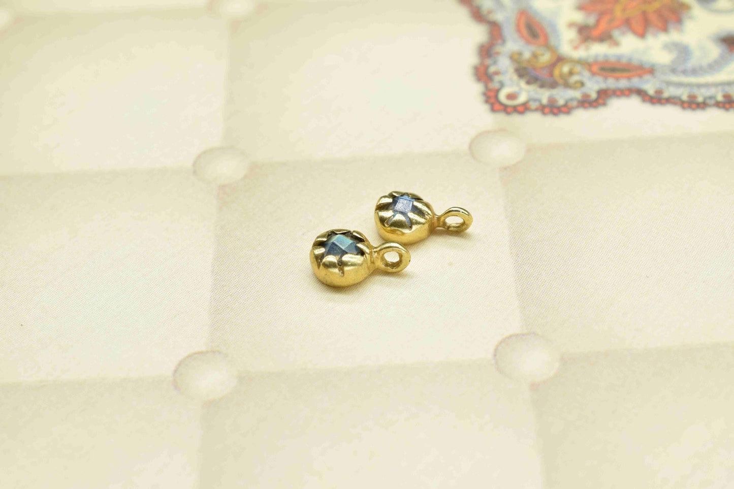 Labradorite bezel link Pendant Jewelry,Labradorite Gemstone Charms Jewelry,Labradorite Gemstone 5mm Round Shape Single loop connector,Gift