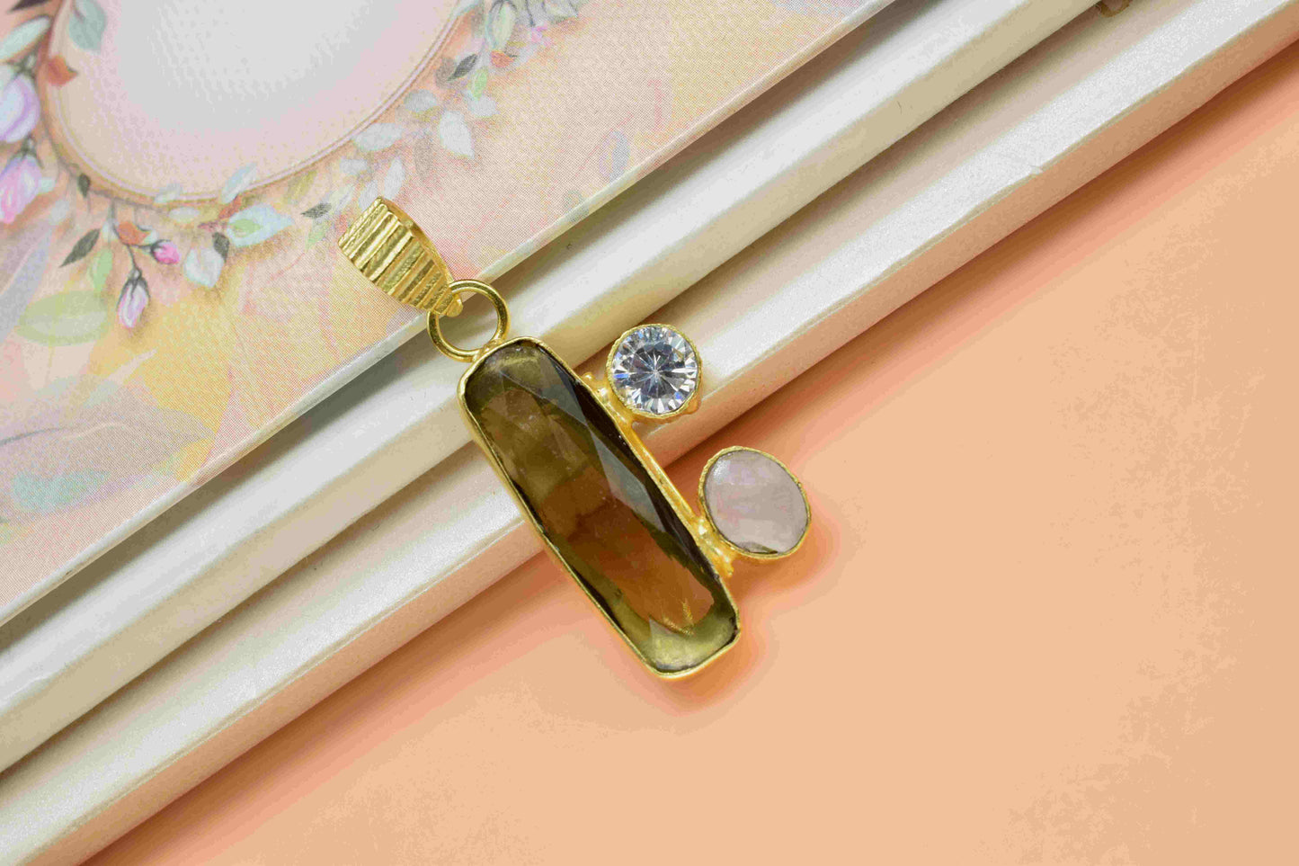 Multi Stone Pendant,Smoky Quartz Faceted Pendant,Multi Stone Smoky Quartz Jewelry,Gemstone Pendant,Loop Pendant Jewelry,Moonstone Jewelry