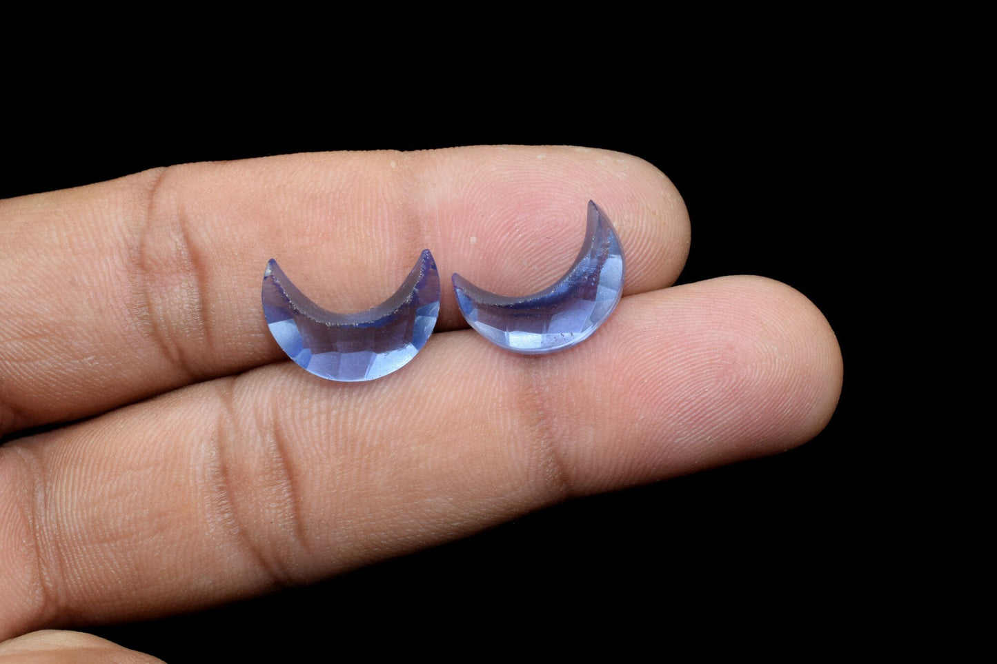 Iolite 15mm moon shape briolettes,Gemstone Faceted briolette,Iolite Moon Shape jewelry,Moon Shape Briolettes,Gemstone Iolite carved Beads