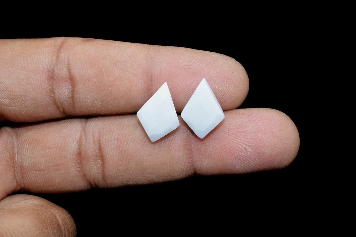 White agate 10x14mm daimond shape briolettes,Faceted Briolette,polished,Handmade Gemstone, For jewellery making,wire wrapping,gemstone beads