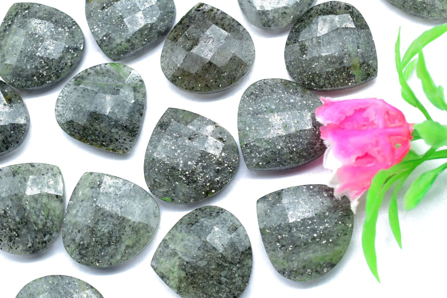 Black Sunstone 20mm Faceted Heart Shape Briolette,Black Sunstone Faceted Briolette,Gemstone Briolette,Sunstone Heart Shape Briolette Jewelry