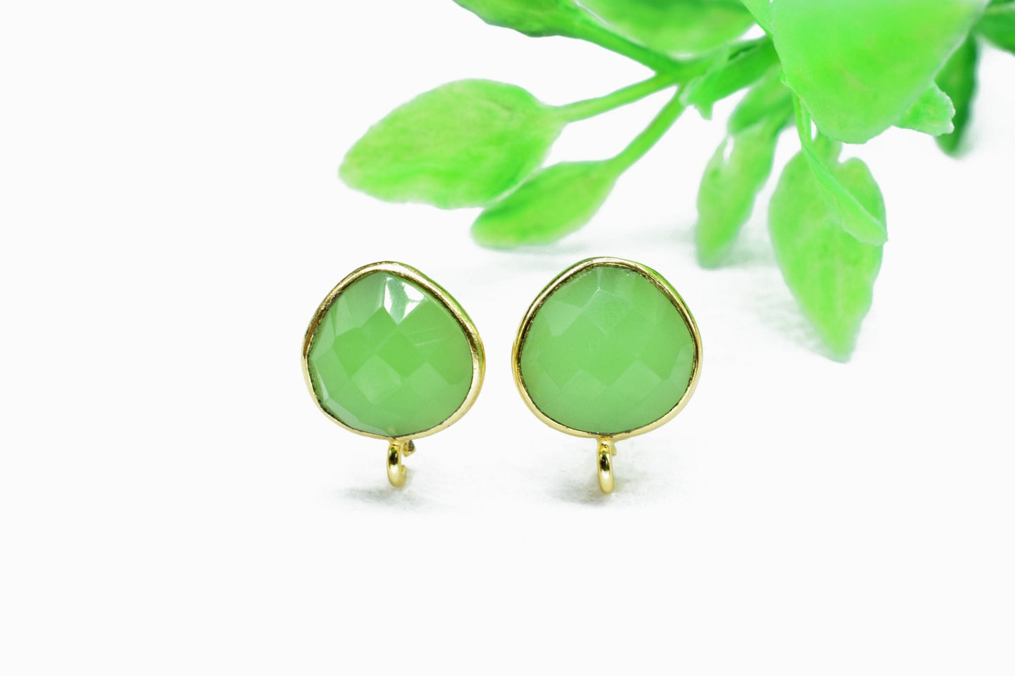 Chrysoprase 10mm Heart Shape Earring Connector,Jewelry Supplies,simple bezel frame Connector,Ear Post Studs Connectors,Chrysoprase Ear Studs