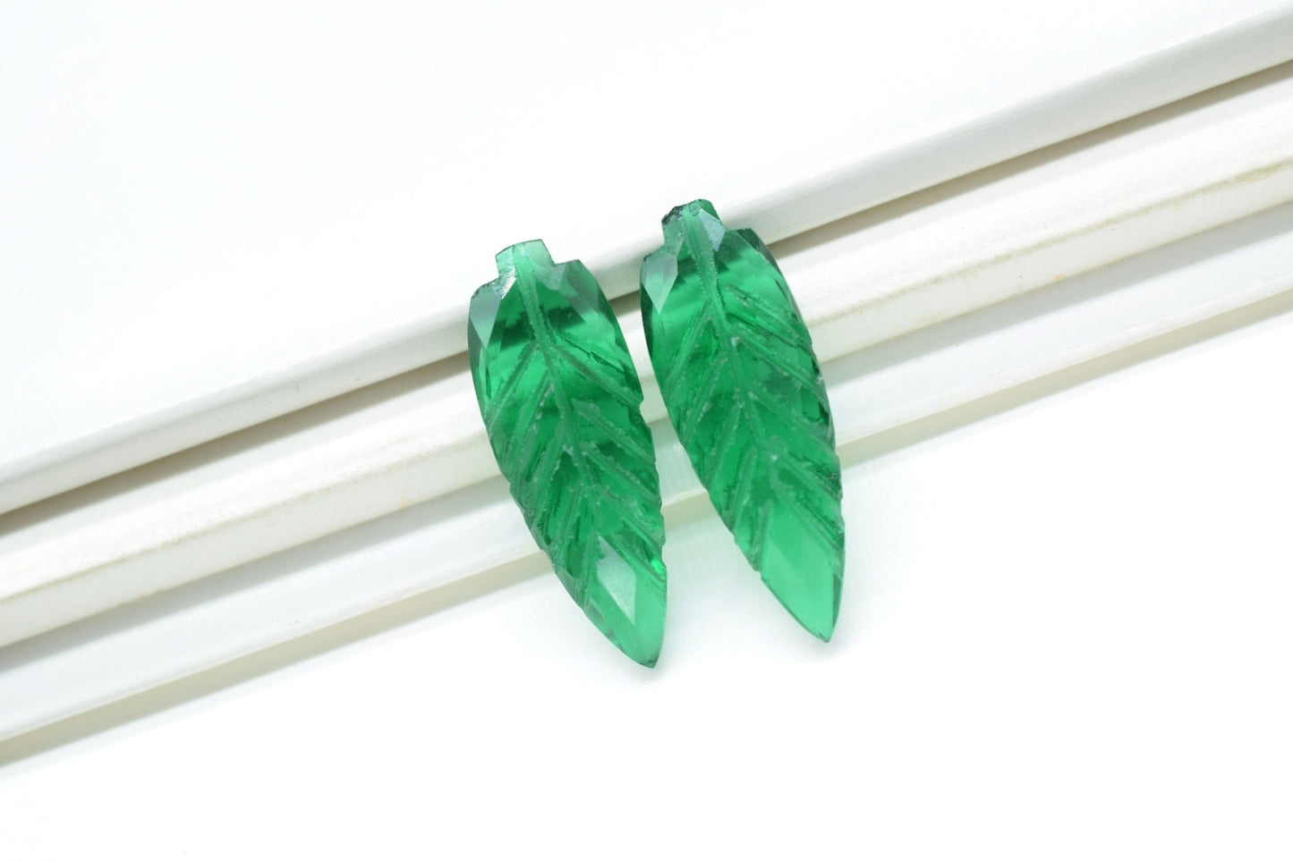 Green Emerald Quartz 10x30mm Pear Shape Faceted carved Briolettes,Emerald Carving Briolettes,Emerald Leaf Shape Carved Briolettes,Emerald