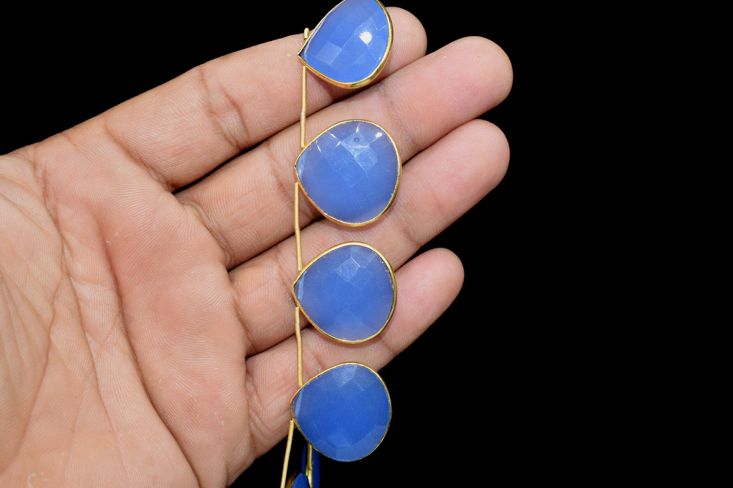 Blue chalcedony 20mm heart shape charm strand,Gemstone bezel strand,gemstone Charm,Faceted Gemstone JewelryMaking Component