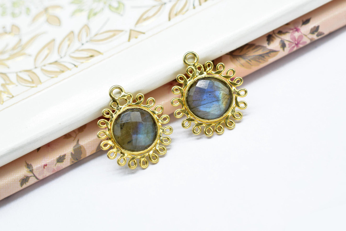 Labradorite 10mm Round Bezel Charm,Gemstone Brass Component,Single Bail Pendant,Round Faceted charms,Handmade Jewellery Connector,Gift