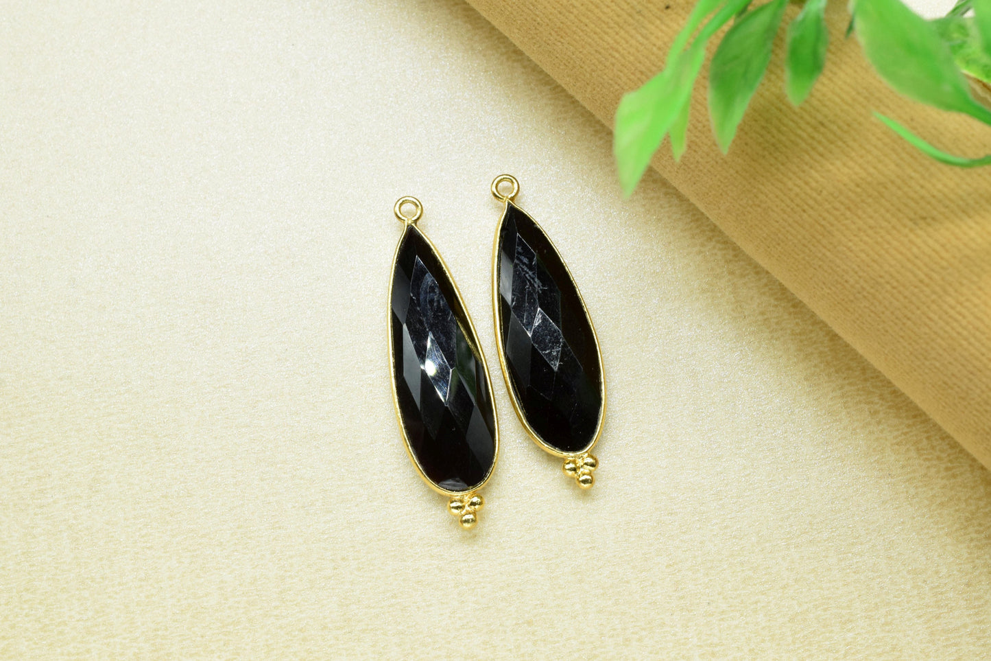 Black Onyx 10x30mm Bezel charms,Black Onyx Pendant,Bezel Link Supplies,Black Onyx Jewelry Making,Brass Connector Pendant,GemstoneTeardrops