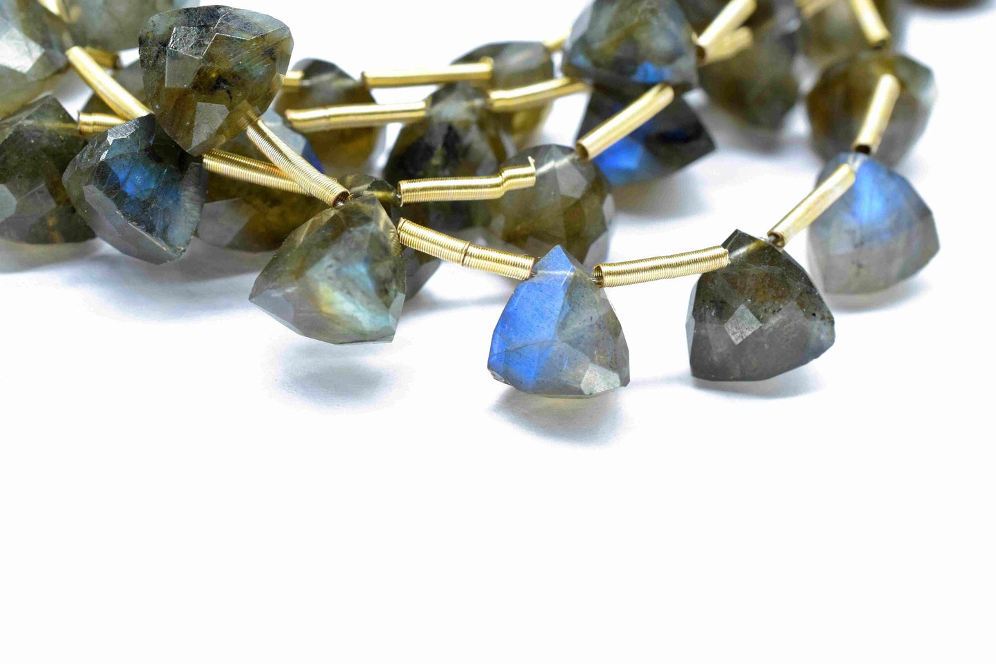 Flashy Labradorite Trillion Faceted Beads,9 to 10mm Trillion Shape Briolettes,Labradorite 3D Trillion Bead,Labradorite Triangle Shape Beads