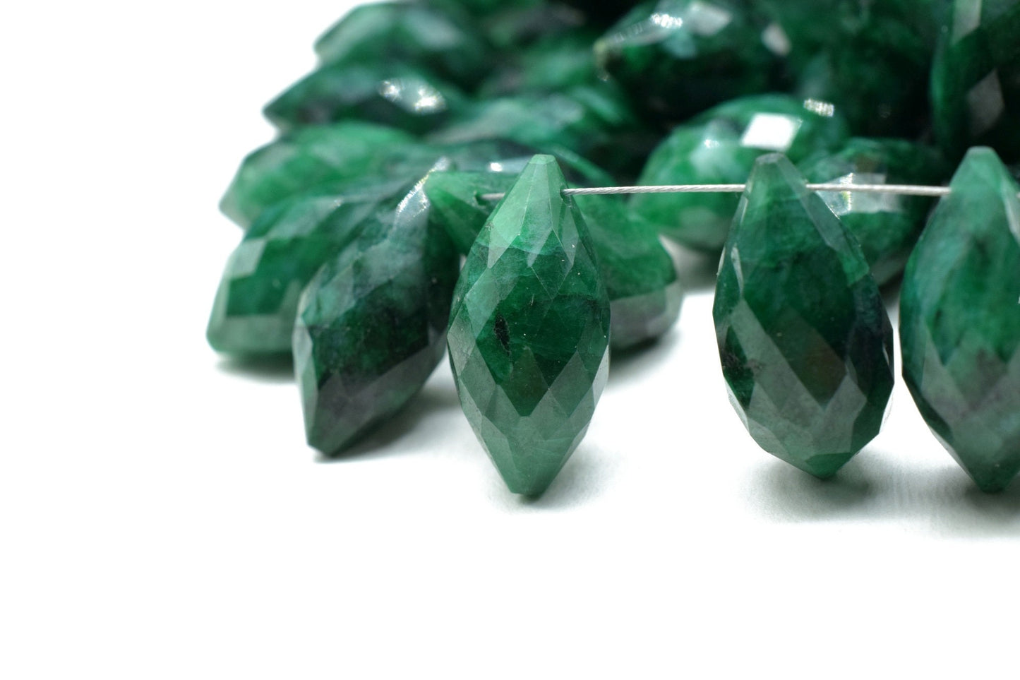 Emerald 10x20mm dew drop faceted beads,Fancy Cut Dew Drop Foxtail Briolette,Foxtail Briolette,Gemstone Dew Drop Bead,Emerald drops,jewelry