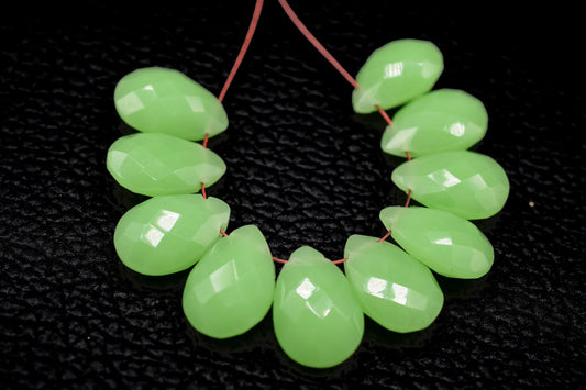 Chyrsoprase Teardrop 9x13mm Briolettes,Green chalcedony Side drilled Briolette,drop Briolette,Jewelry making beads, Teardop briolettes